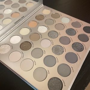 Kara Beauty Goddess Nem Eyeshadow Palette
